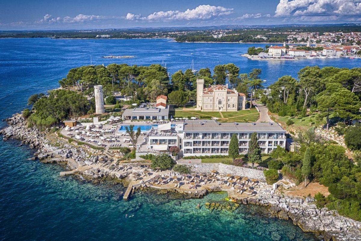 obiekt, teren hotelu