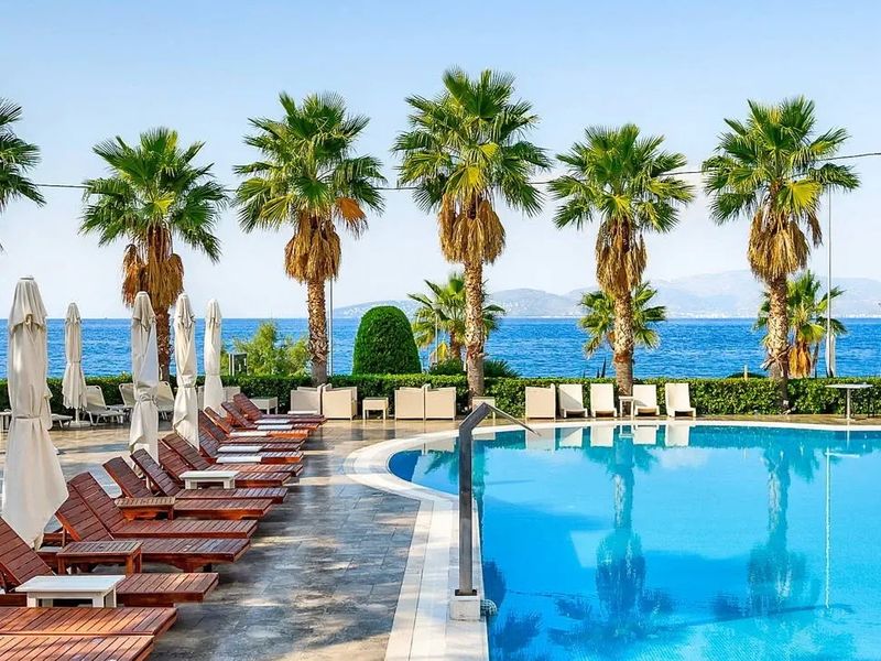 Valis Resort