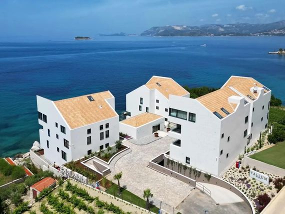 obiekt, teren hotelu