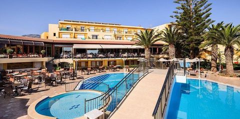 budynek główny, basen