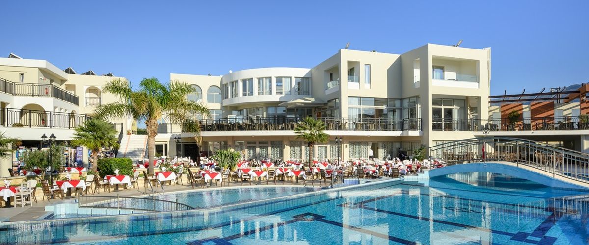 budynek główny, basen