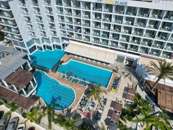 teren hotelu, basen