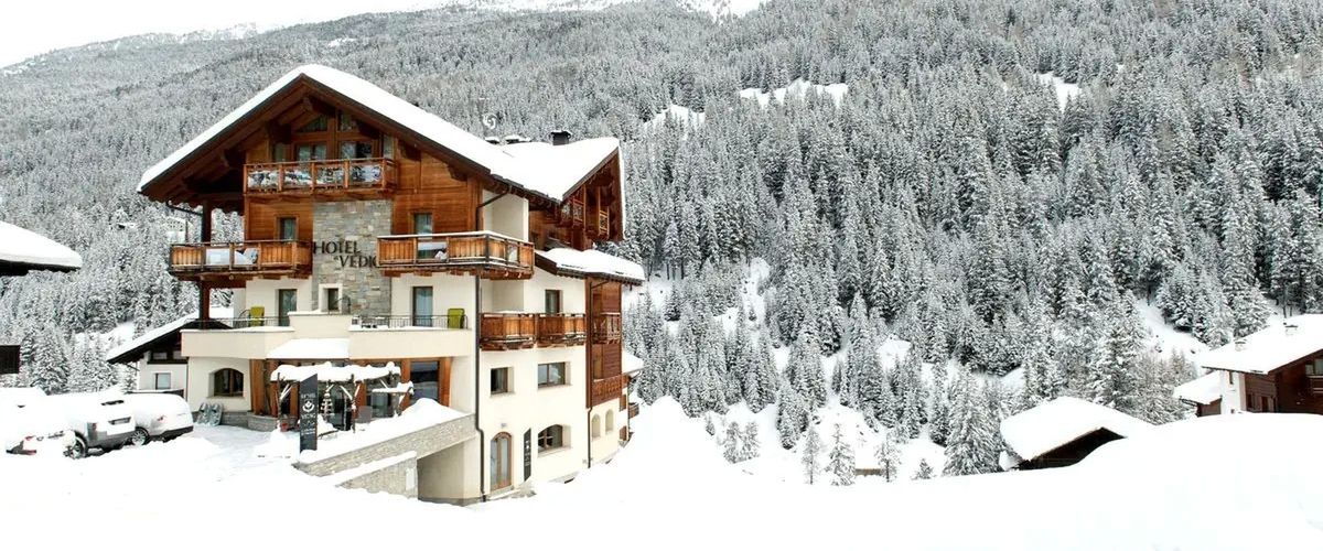 teren hotelu, budynek główny