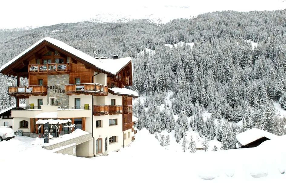 teren hotelu, budynek główny