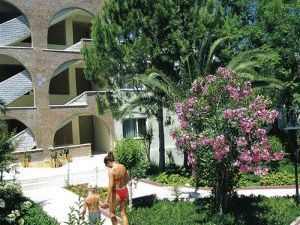 Verano Phoenix Family Resort