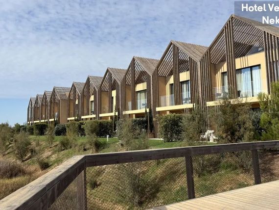 obiekt, teren hotelu