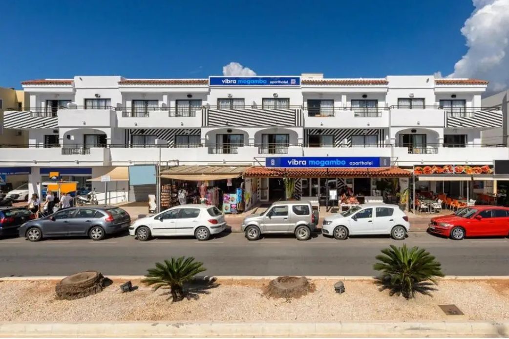 teren hotelu, budynek główny, obiekt