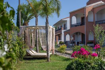 Victoria Hill (Dassia)