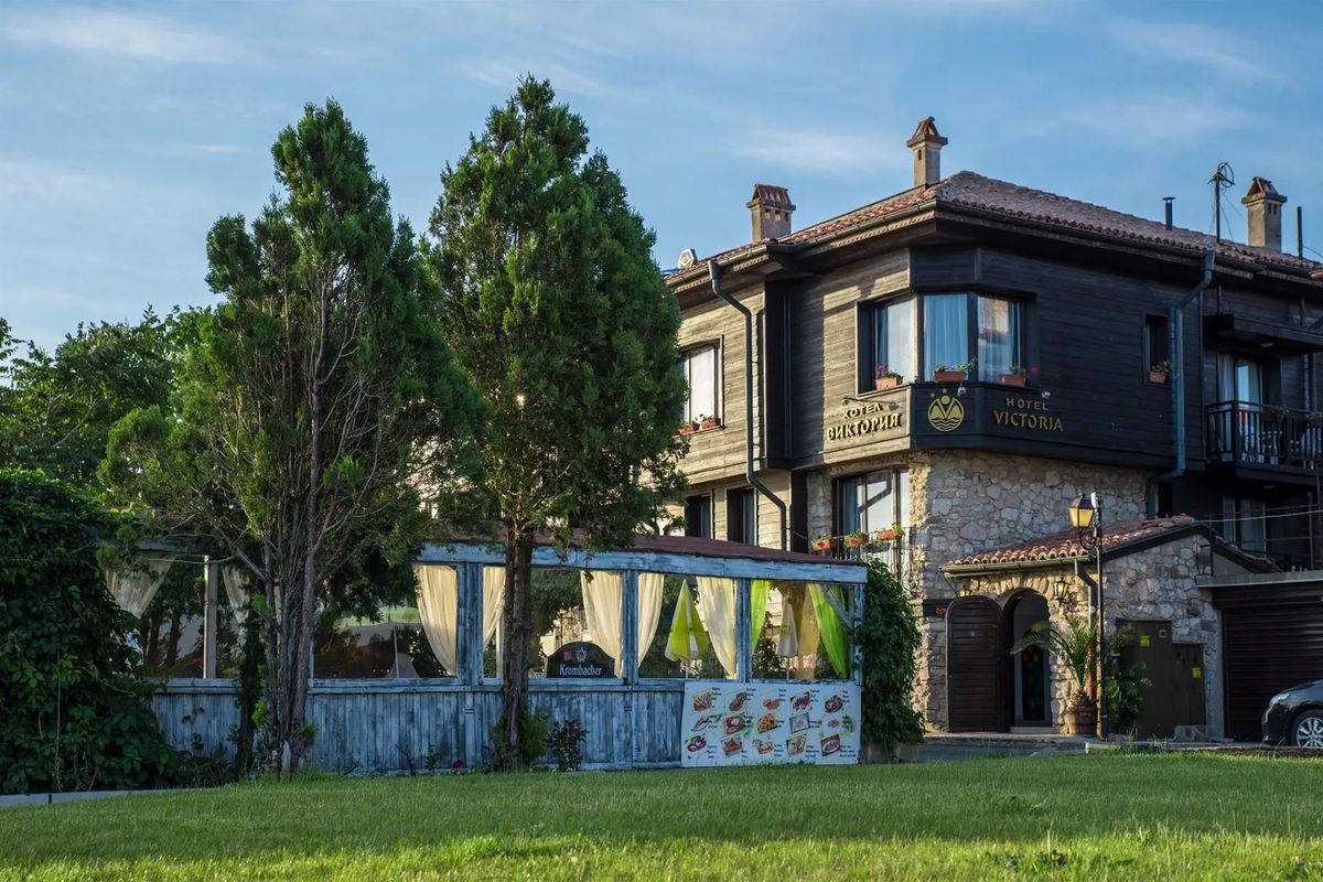 budynek główny, obiekt