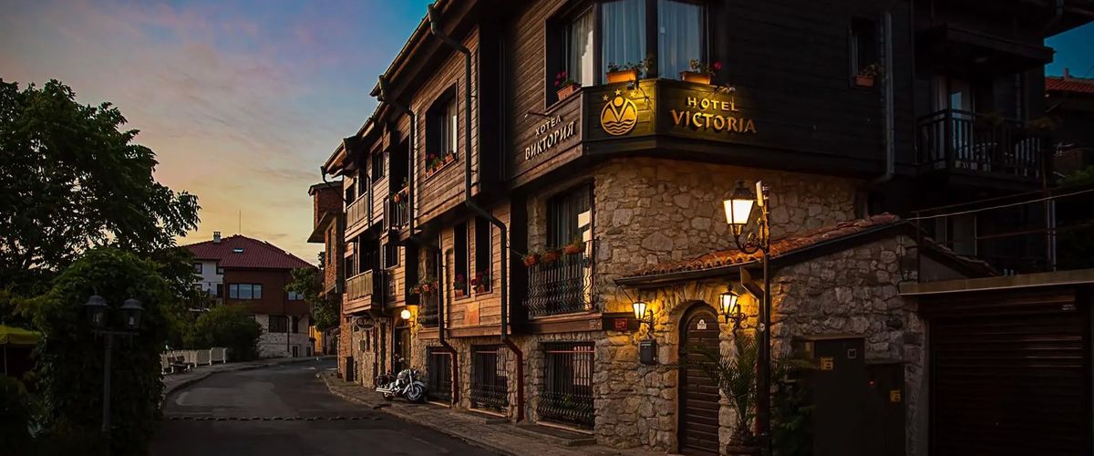 budynek główny, obiekt