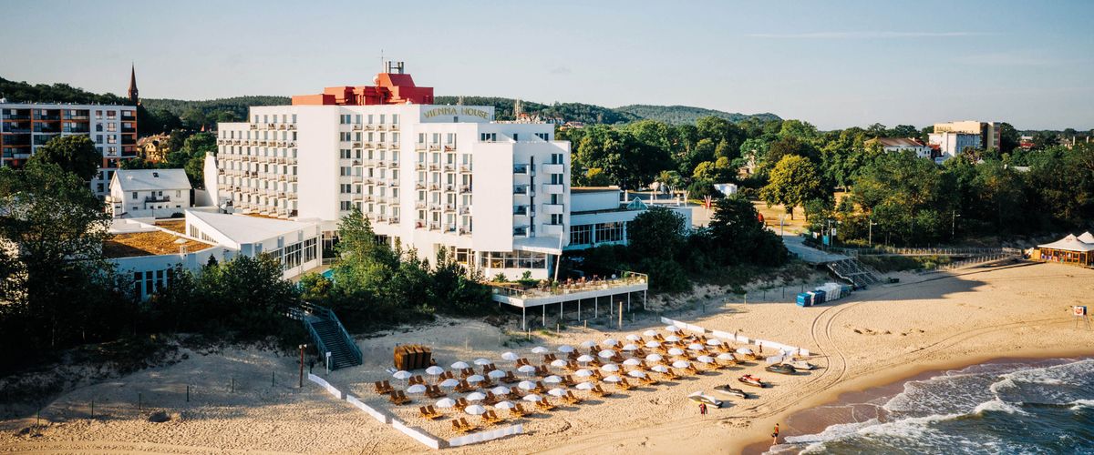 budynek główny, plaża