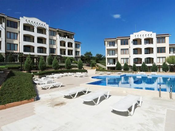 obiekt, teren hotelu, basen