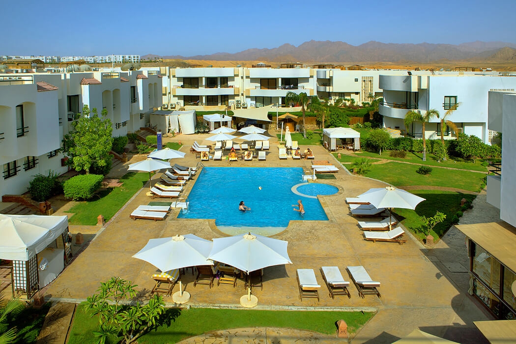 obiekt, teren hotelu, basen