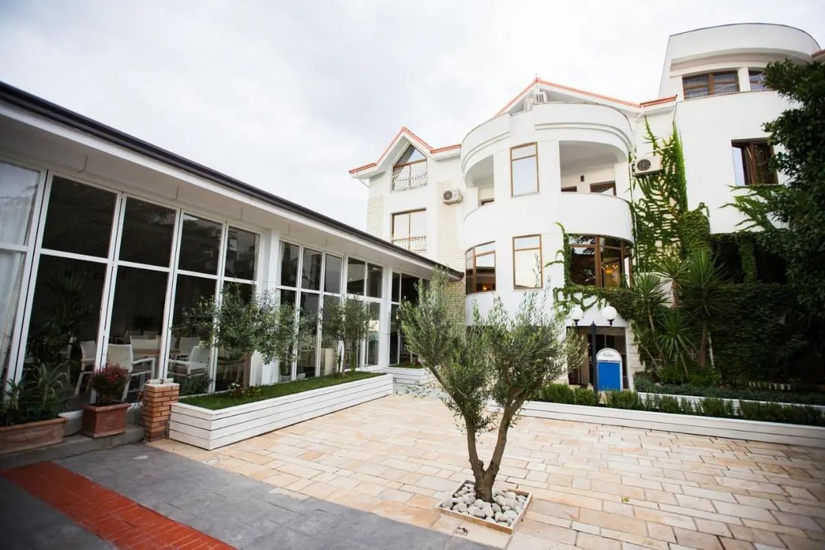 teren hotelu, restauracja, obiekt