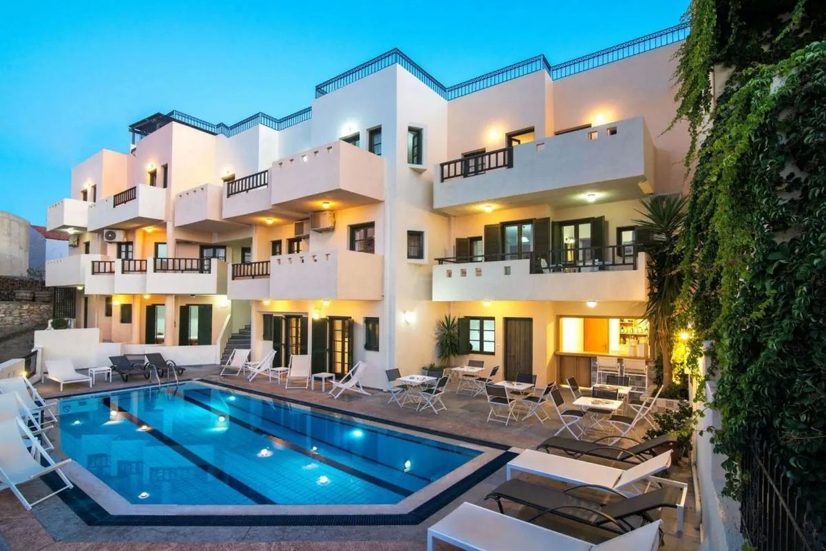 obiekt, teren hotelu, basen