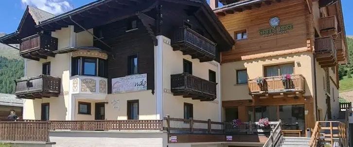 budynek główny, obiekt