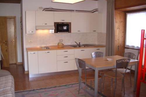 pokój, kuchnia / aneks kuchenny