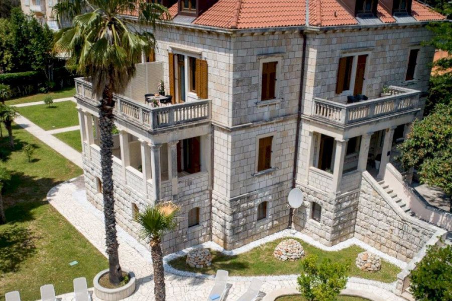 obiekt, teren hotelu