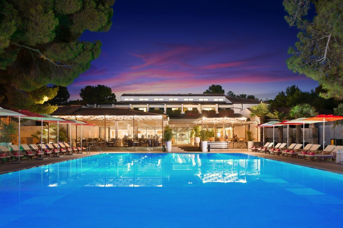 obiekt, budynek główny, teren hotelu, basen