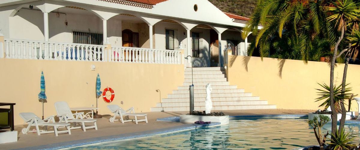 obiekt, teren hotelu, basen