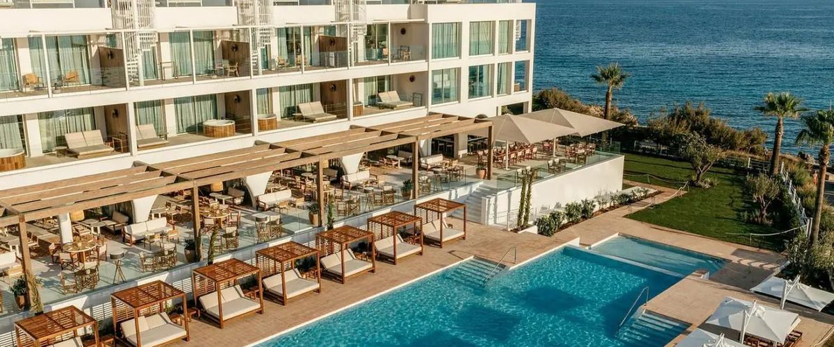 obiekt, teren hotelu, basen