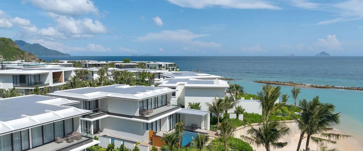 teren hotelu, basen, plaża