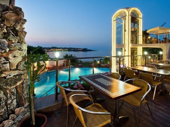 Effect Saint Mina 2*