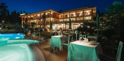 obiekt, teren hotelu, basen