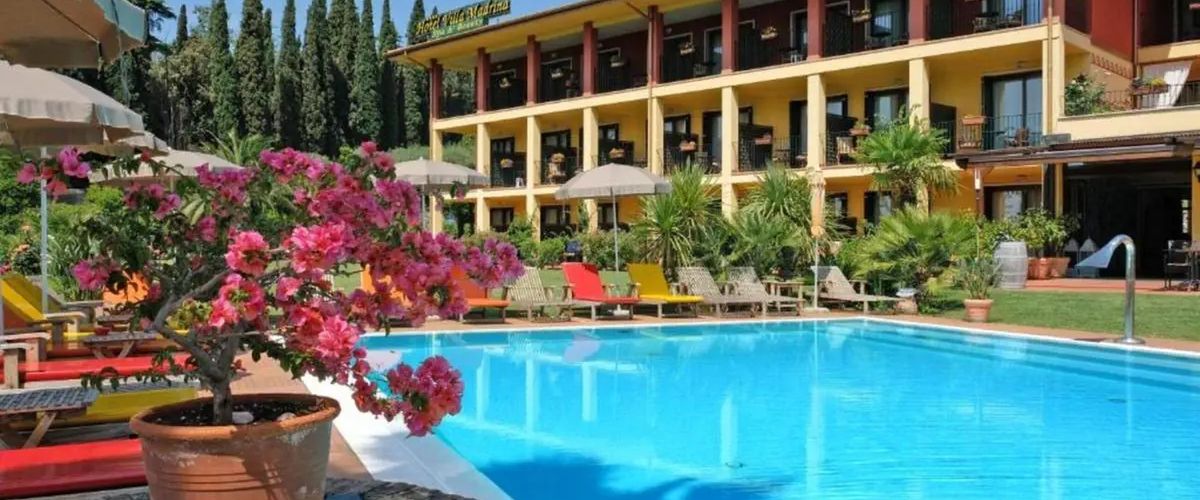 teren hotelu, basen, obiekt