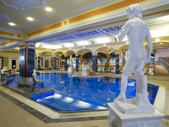 basen, teren hotelu