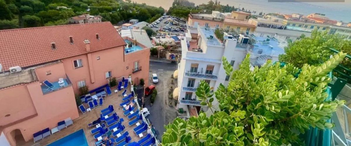 obiekt, teren hotelu, basen