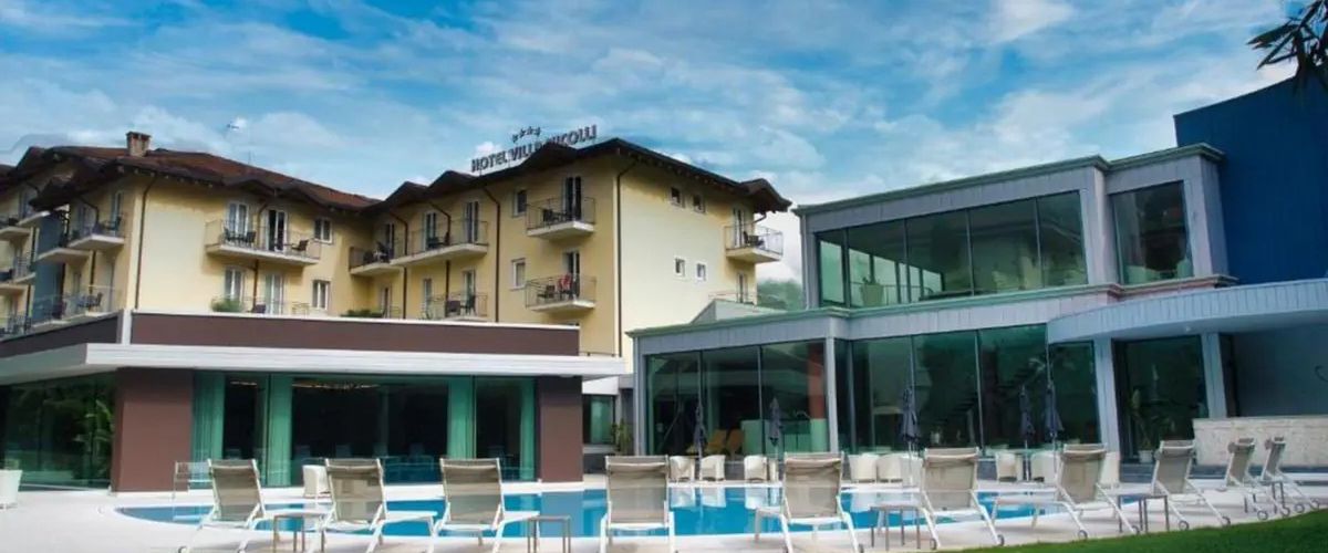 teren hotelu, basen, obiekt