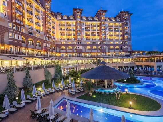 obiekt, teren hotelu, basen