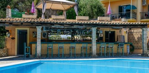 teren hotelu, basen, pool bar