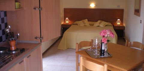 pokój, kuchnia / aneks kuchenny