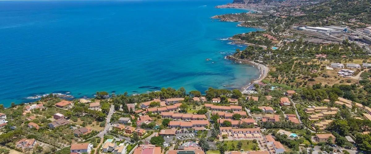 obiekt, teren hotelu