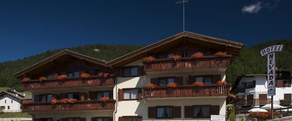 obiekt, budynek główny, teren hotelu