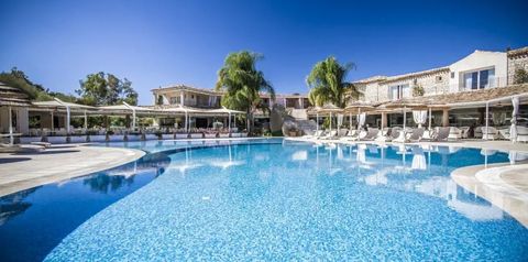 obiekt, teren hotelu, basen