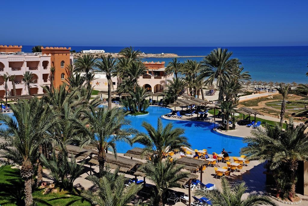 obiekt, teren hotelu, basen