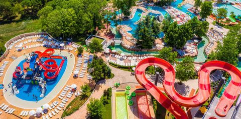 basen, aquapark, zjeżdżalnia