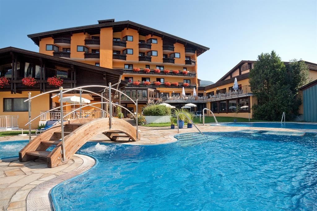 obiekt, teren hotelu, basen