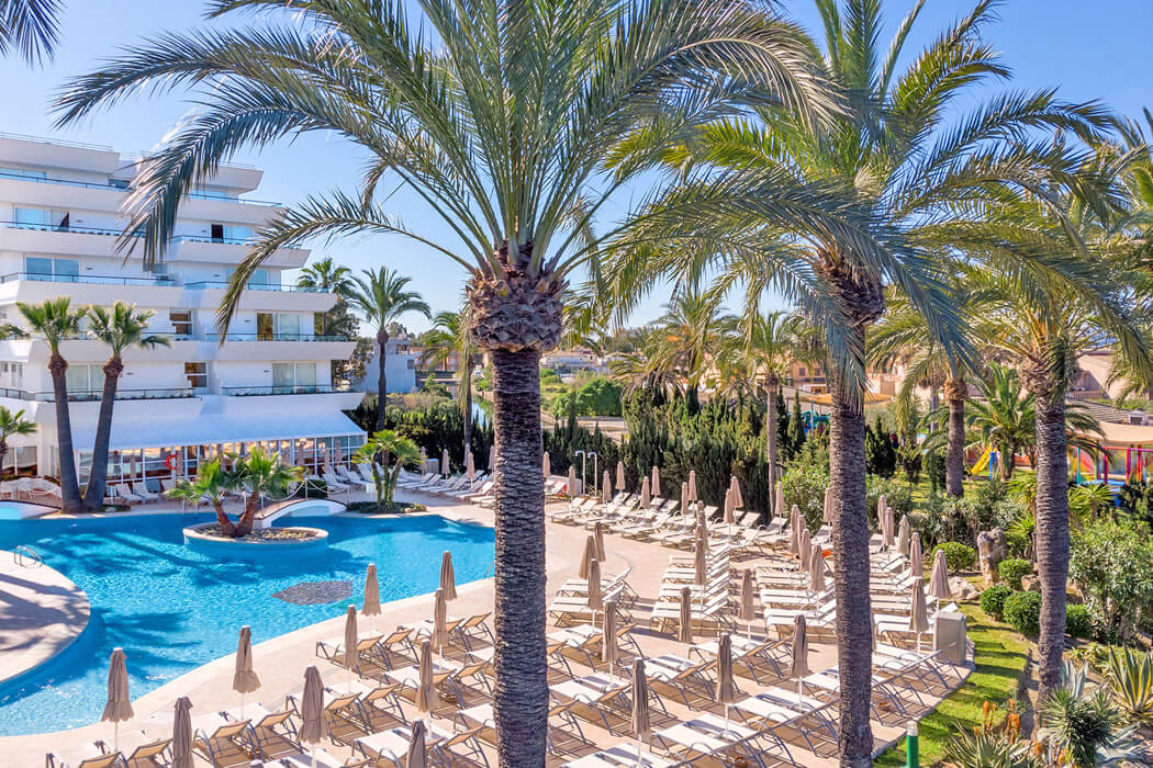 teren hotelu, basen, dla dzieci