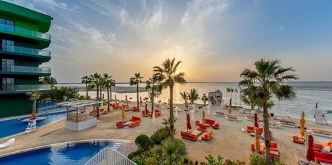 teren hotelu, basen, plaża