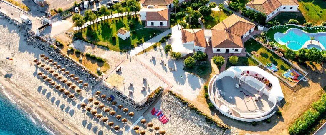 teren hotelu, basen, plaża