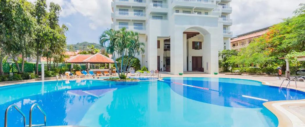 obiekt, teren hotelu, basen