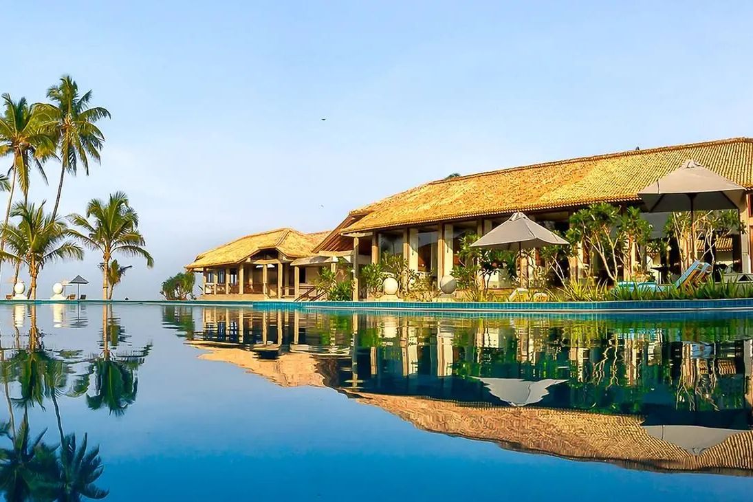 teren hotelu, obiekt, basen