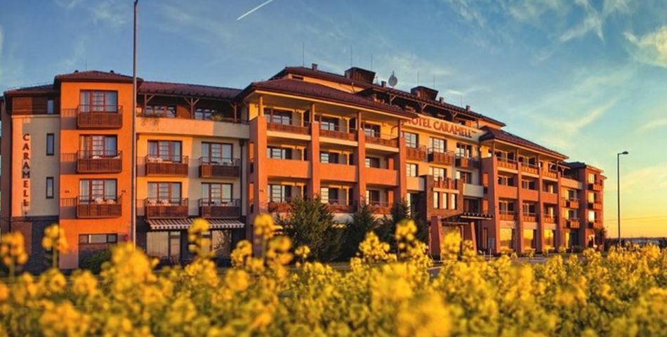 obiekt, budynek główny, teren hotelu
