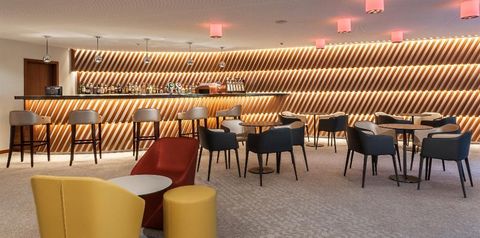 lobby bar