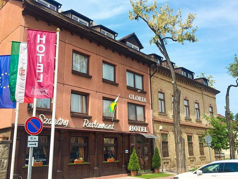 Gloria (Budapest) 3*