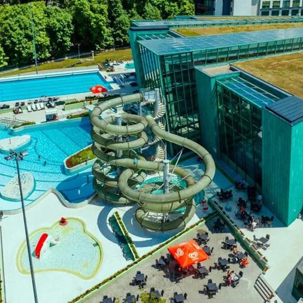 Portobello Wellness & Yacht